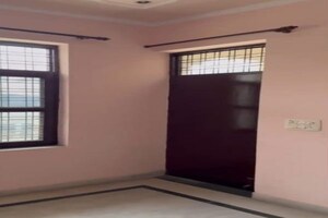2 BHK Builder Floor For Rent in Sector 4
