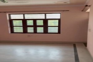 Room in 2 BHK Builder Floor at Sector 4 – for Rent