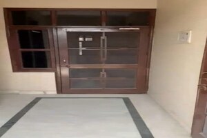 Room in 2 BHK Builder Floor at Sector 4 – for Rent