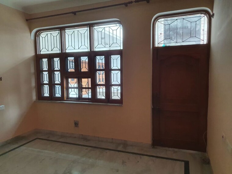 Room, sector 4 3 Bedroom 4500 Sq.Ft. Builder Floor In Sector 4 Gurgaon 10371671
