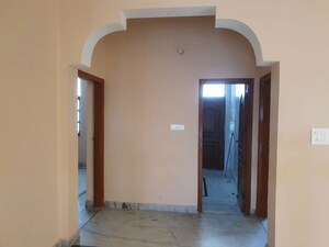 Room in 3 BHK Builder Floor at Sector 4 – for Rent
