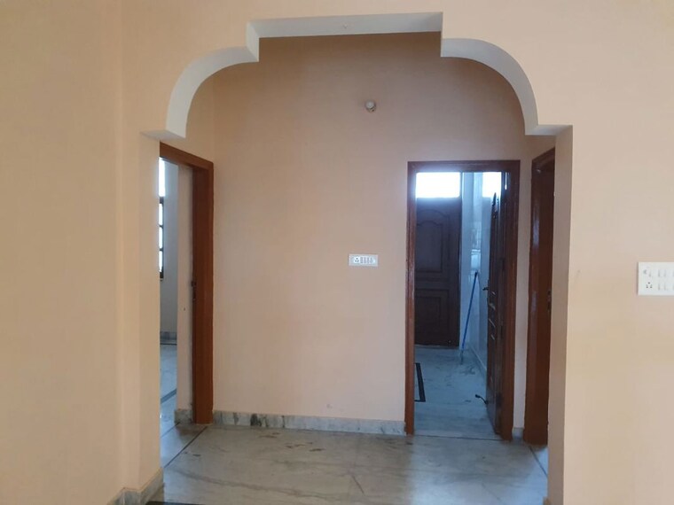 Room, sector 4 3 Bedroom 4500 Sq.Ft. Builder Floor In Sector 4 Gurgaon 10371671
