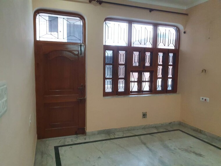 Room, sector 4 3 Bedroom 4500 Sq.Ft. Builder Floor In Sector 4 Gurgaon 10371671