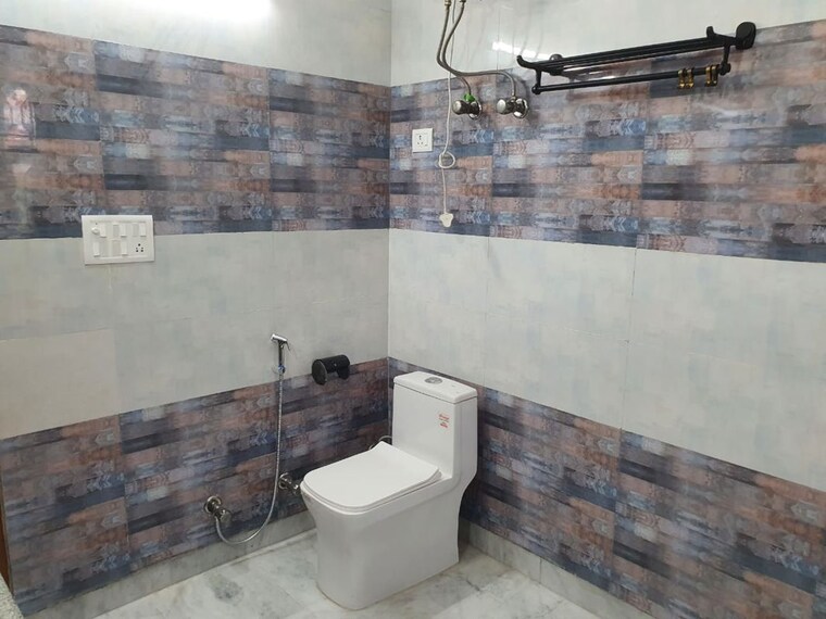 Bathroom, sector 4 3 Bedroom 4500 Sq.Ft. Builder Floor In Sector 4 Gurgaon 10371671