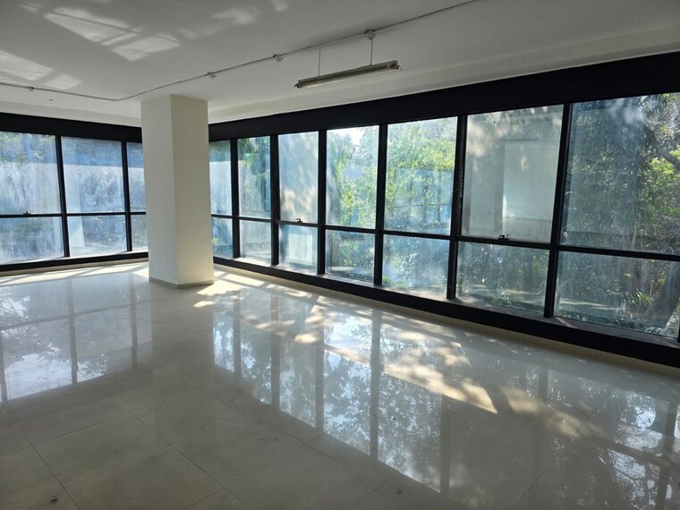 Room, chembur Commercial Office Space 2850 Sq.Ft. In Chembur Mumbai 10371678