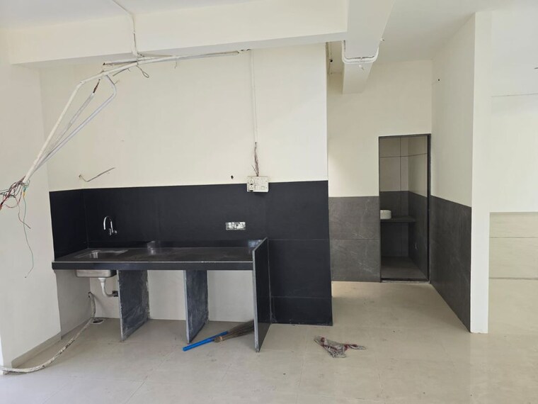 Attached Bathroom, chembur Commercial Office Space 2850 Sq.Ft. In Chembur Mumbai 10371678