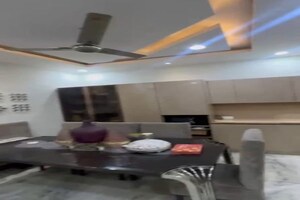 Team Area in 2 BHK Builder Floor at Sector 9 – for Rent