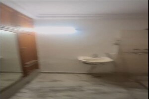 Room in 2 BHK Builder Floor at Sector 9 – for Rent