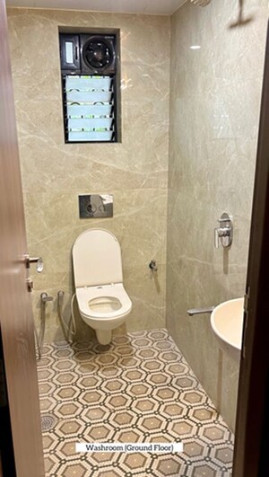 Bathroom in 4 BHK Villa at Chembur – for Rent