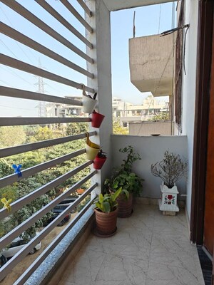 Staircase in 3 BHK Builder Floor at Vipul World Floors, Sector 48 – for Rent