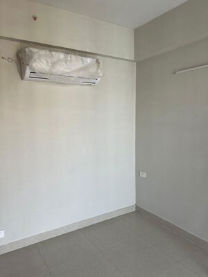 Room in 2 BHK Apartment at Eldeco Live By The Greens, Sector 150 – for Rent