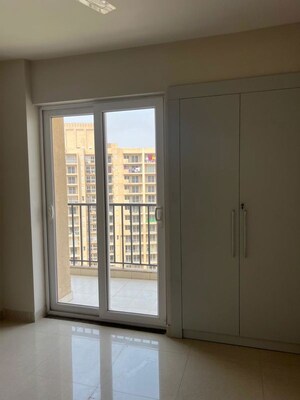 Room in 2 BHK Apartment at Eldeco Live By The Greens, Sector 150 – for Rent