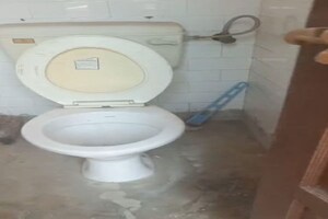 Bathroom in 2 BHK Builder Floor at Sector 7 – for Rent