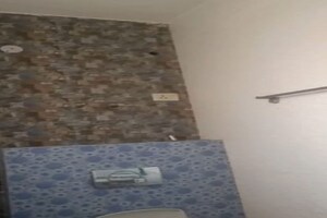 Room in 2 BHK Builder Floor at Sector 7 – for Rent