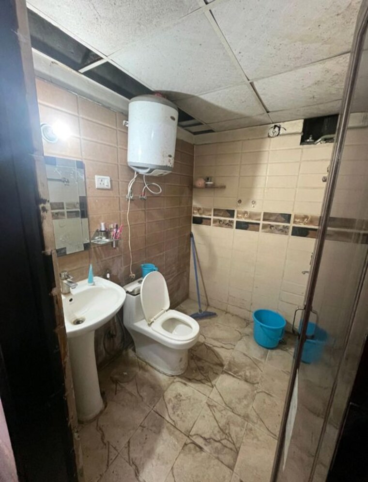 Bathroom, migsun-green-mansion 2 Bedroom 895 Sq.Ft. Apartment In Zeta I Greater Noida Greater Noida 10371718