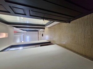 4 BHK Apartment – Entrance View at Mahagun Moderne Low Rise, Sector 78 - for Rent