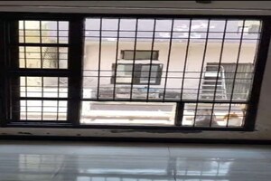 Room in 3 BHK Builder Floor at Sector 9 – for Rent