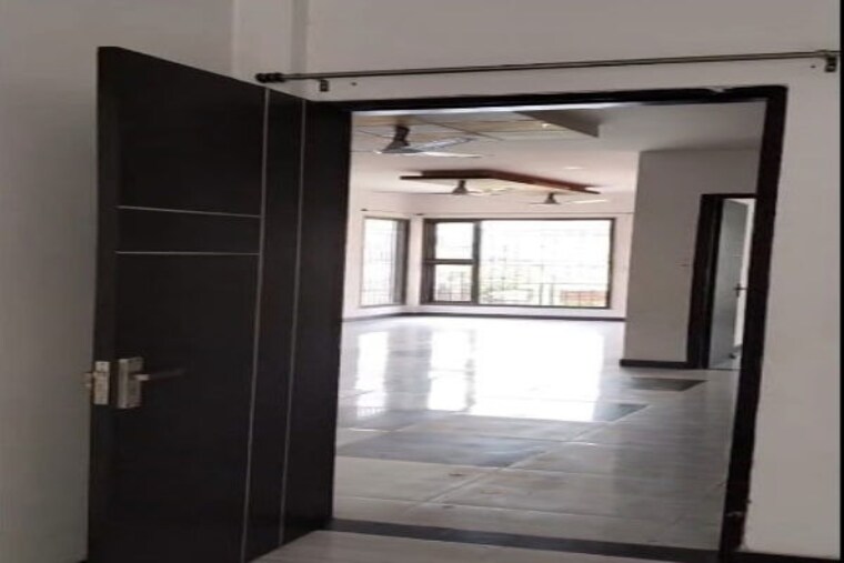 Room, sector 9 3 Bedroom 3078 Sq.Ft. Builder Floor In Sector 9 Gurgaon 10371791