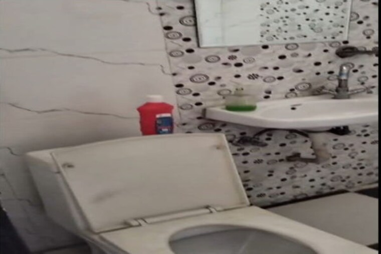 Bathroom, sector 9 3 Bedroom 3078 Sq.Ft. Builder Floor In Sector 9 Gurgaon 10371791