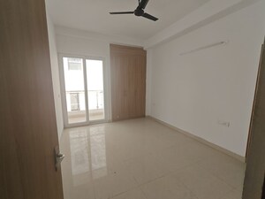 Room in 4 BHK Apartment at SS The Leaf, Sector 85 – for Sale