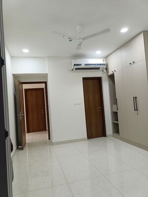 Room in 3 BHK Apartment at Prestige Beverly Hills, Kokapet – for Rent