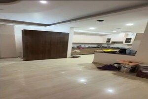 Parking in 3 BHK Builder Floor at Sector 4 – for Rent