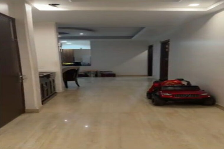  Parking, sector 4 3 Bedroom 2250 Sq.Ft. Builder Floor In Sector 4 Gurgaon 10371817