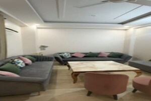 Team Area in 3 BHK Builder Floor at Sector 4 – for Rent