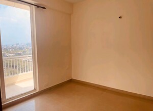 Room in 4 BHK Apartment at ACE Platinum, Zeta I Greater Noida – for Rent