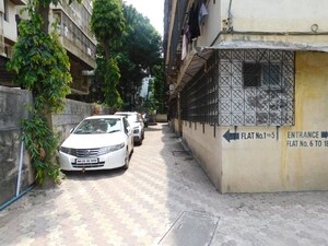 Parking in 2 BHK Apartment at Minoo Apartment, Vile Parle East – for Rent