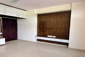 Room in 2 BHK Apartment at Pareena Om Apartments, Sector 112 – for Rent