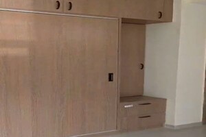 2 BHK Apartment For Rent in Pareena Om Apartments, Sector 112