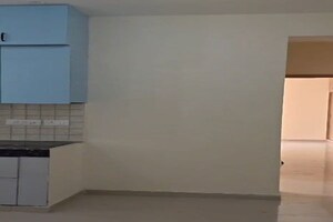 Room in 2 BHK Apartment at Pareena Om Apartments, Sector 112 – for Rent