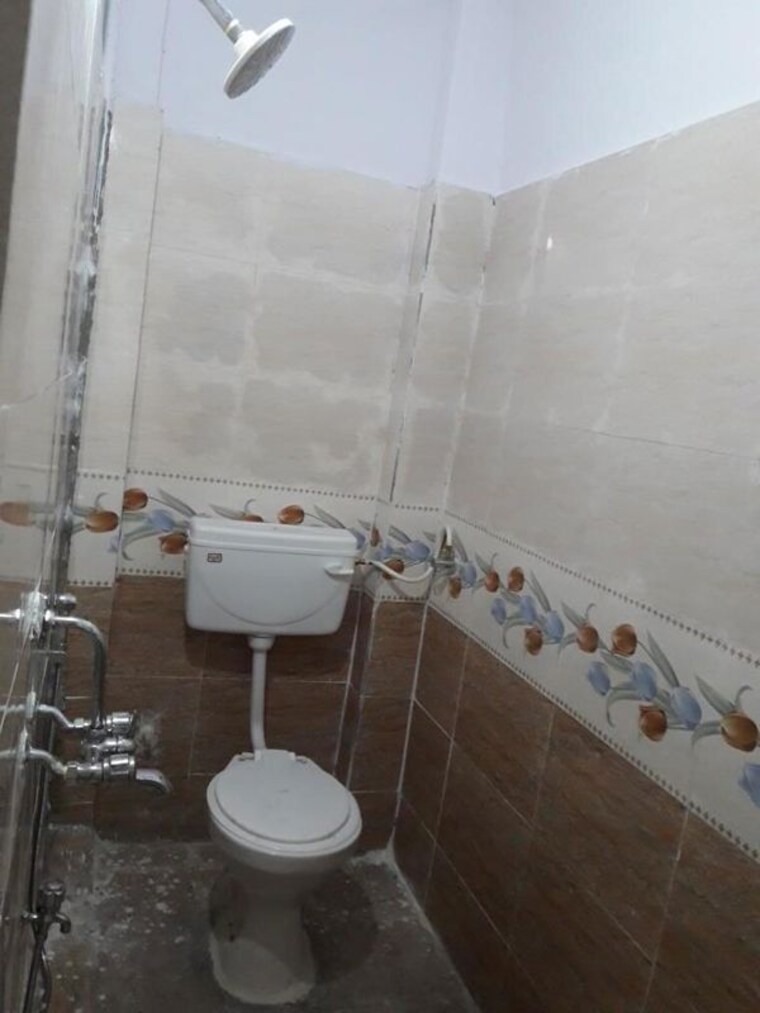 Bathroom, beliaghata 1 Bedroom 408 Sq.Ft. Apartment In Beliaghata Kolkata 3501376