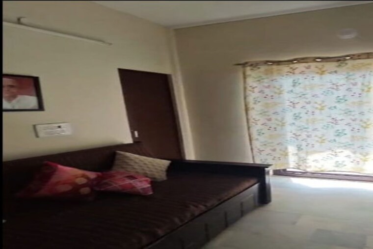 Bedroom, sector 7 3 Bedroom 2700 Sq.Ft. Builder Floor In Sector 7 Gurgaon 10371859