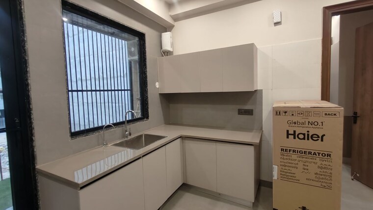 Kitchen, dlf phase v 3 Bedroom 2150 Sq.Ft. Builder Floor In Dlf Phase V Gurgaon 10371853