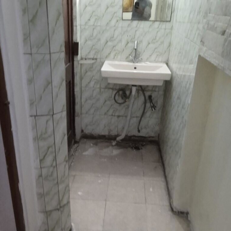 Bathroom, beliaghata 2 Bedroom 613 Sq.Ft. Apartment In Beliaghata Kolkata 3023997