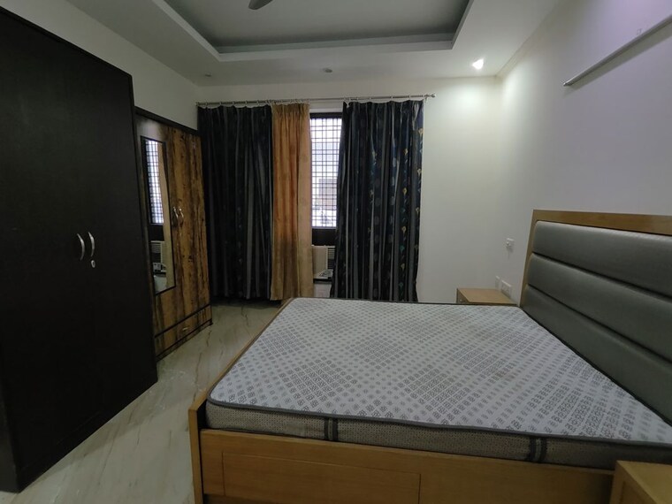 Bedroom, sector 27 3 Bedroom 2350 Sq.Ft. Builder Floor In Sector 27 Gurgaon 10371875