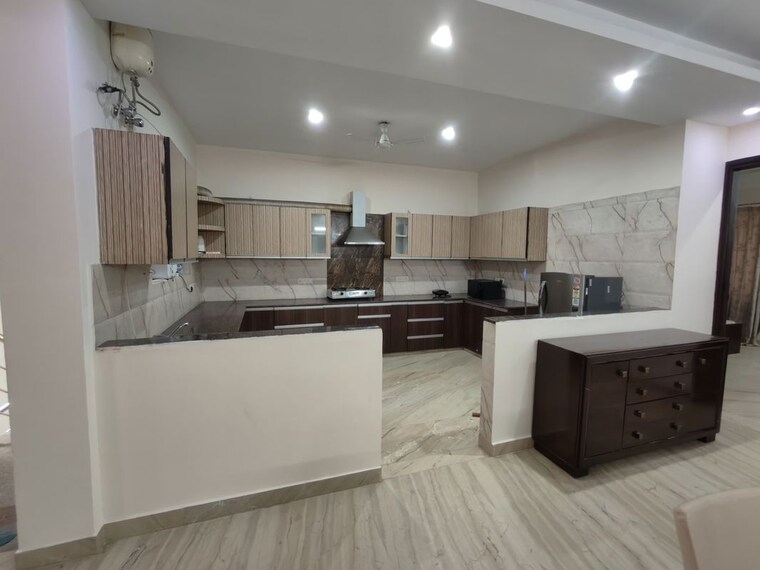 Kitchen, sector 27 3 Bedroom 2350 Sq.Ft. Builder Floor In Sector 27 Gurgaon 10371875