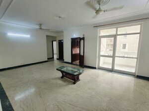 Room in 3.5 BHK Apartment at Park View Apartments Gurgaon, Sector 56 – for Rent