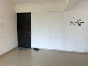 Room in 3 BHK Apartment at Puranik City, Kasarvadavali – for Rent