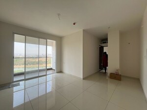 Room in 2 BHK Apartment at Yashwin Orrizonte, Kharadi – for Rent