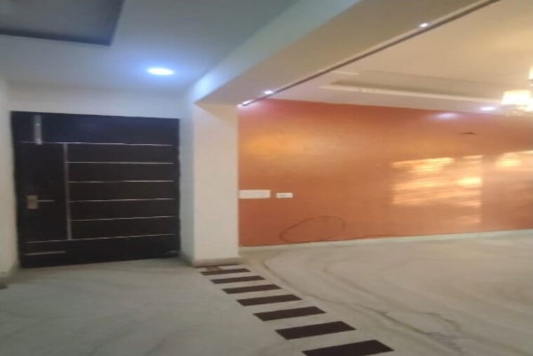 Room, sector 7 3 Bedroom 2250 Sq.Ft. Builder Floor In Sector 7 Gurgaon 10371930
