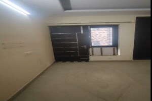Room in 3 BHK Builder Floor at Sector 7 – for Sale