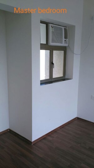 Room in 3 BHK Apartment at Lodha Splendora, Ghodbunder Road – for Rent
