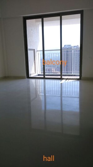 Room in 3 BHK Apartment at Lodha Splendora, Ghodbunder Road – for Rent