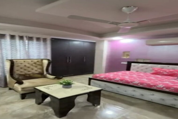 Bedroom, sector 7 3 Bedroom 2250 Sq.Ft. Builder Floor In Sector 7 Gurgaon 10371939