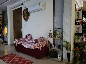 Bedroom in 3 BHK Builder Floor at Sector 7 – for Sale