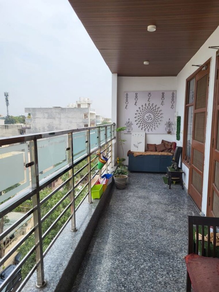 Balcony, sector 7 3 Bedroom 2250 Sq.Ft. Builder Floor In Sector 7 Gurgaon 10371948