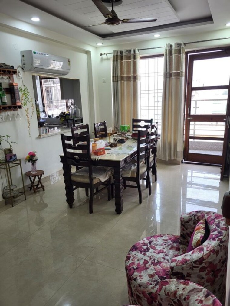 Gym, sector 7 3 Bedroom 2250 Sq.Ft. Builder Floor In Sector 7 Gurgaon 10371948